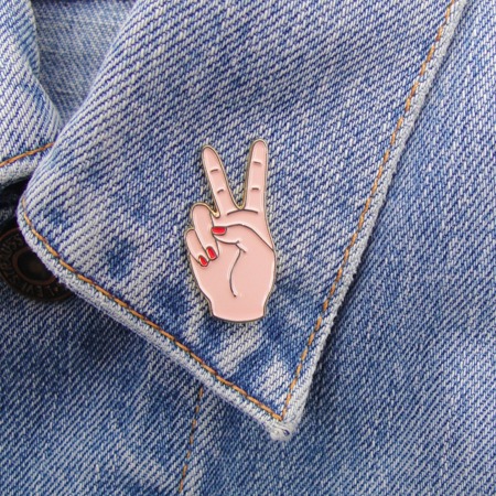 PIN'S PEACE - COUCOU SUZETTE