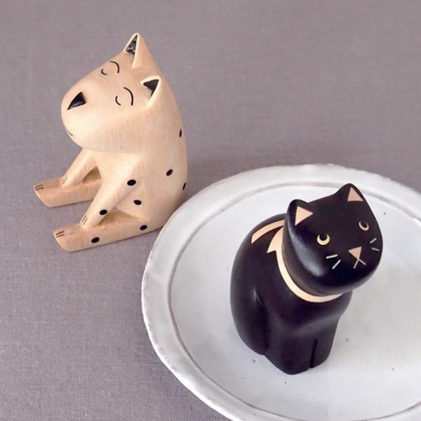 BLACK CAT FIGURINE EN BOIS - TLAB