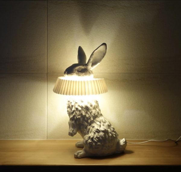 LAMPE LAPIN AVEC COLLERETTE HAOSHI 55